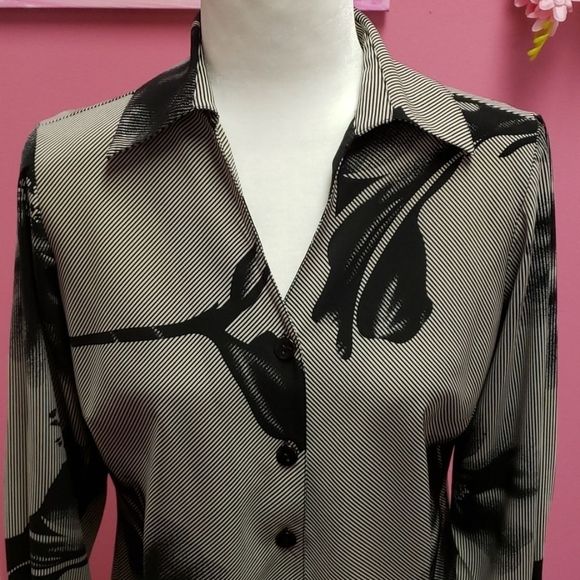 NWOT 🖤🤍🖤Mantles B&W Print Shirt Blouse Top - Picture 5 of 10